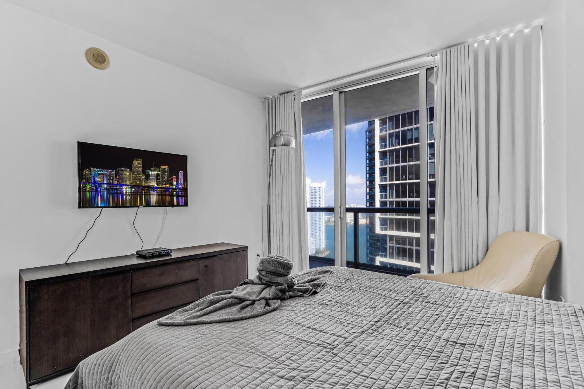 Luxurious Condo At Icon With Views Miami Exterior photo