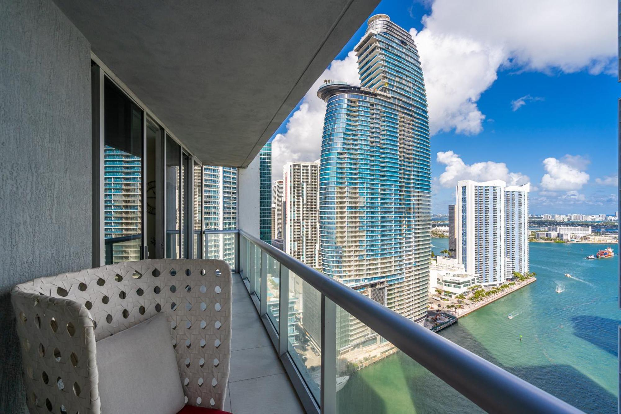 Luxurious Condo At Icon With Views Miami Exterior photo
