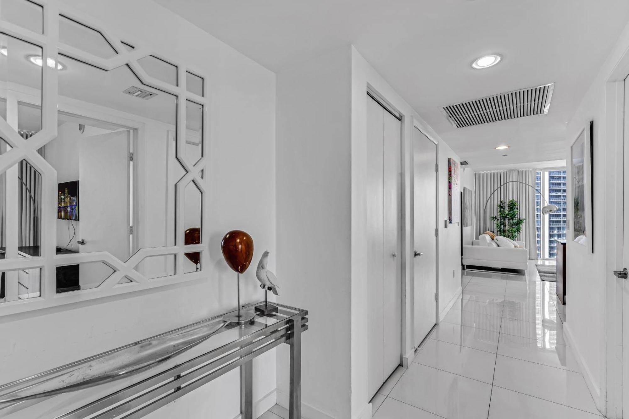 Luxurious Condo At Icon With Views Miami Exterior photo